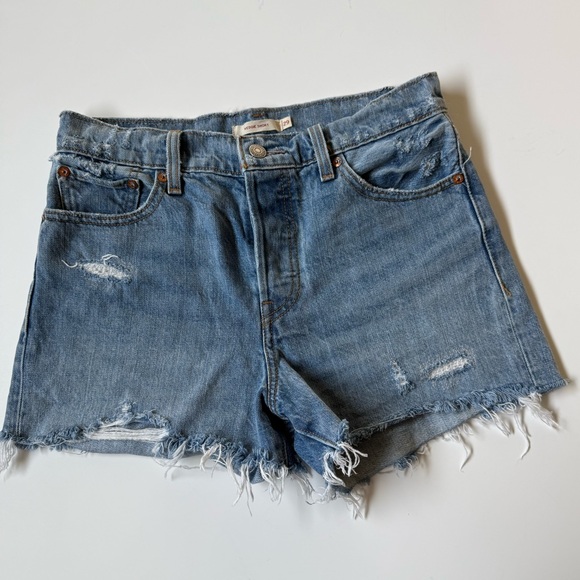 LEVI Wedgie Short Size 29 ~ LIKE NEW ~ - Picture 1 of 3